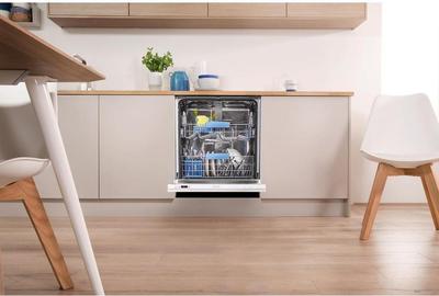 Indesit DIFP 8T96 Z UK Dishwasher