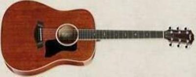 Taylor Guitars 520 Acoustic Guitar