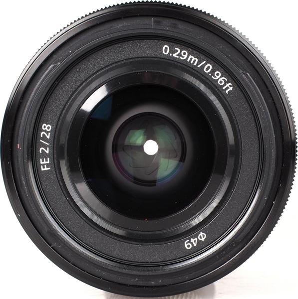 Sony FE 28mm f/2 front