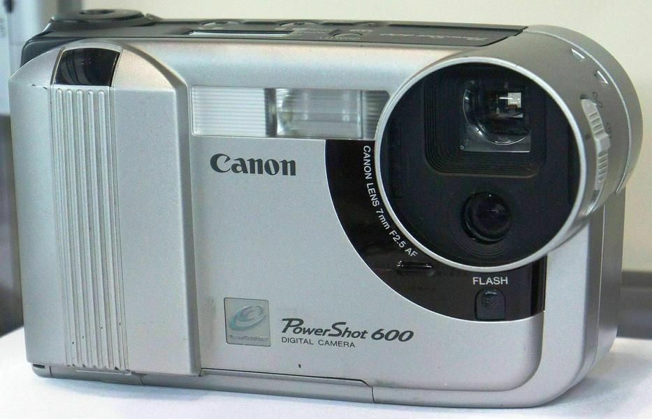 Canon PowerShot 600 angle